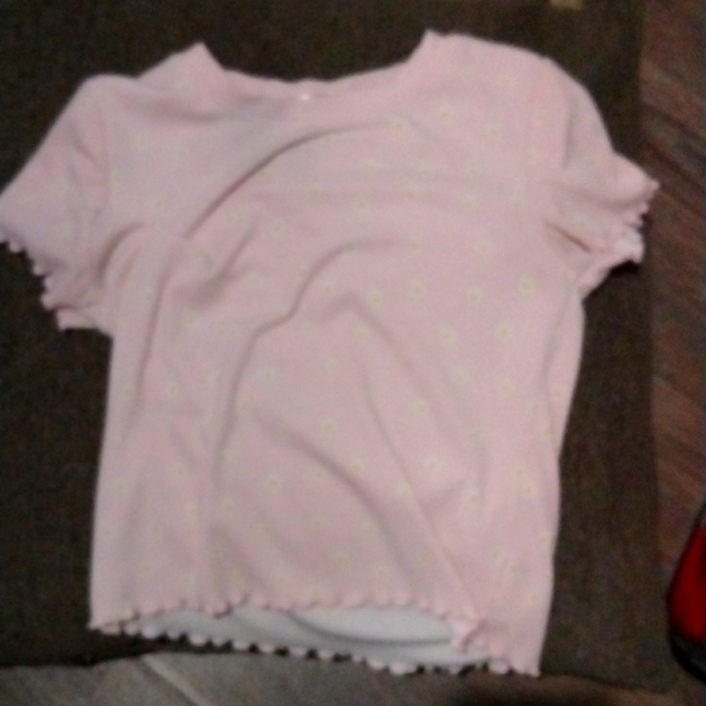 Pink with daisies lettuce cut Top